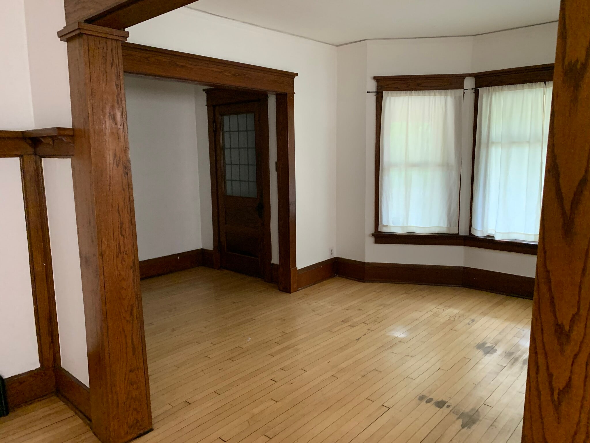 Foyer - 2753 N Humboldt Blvd