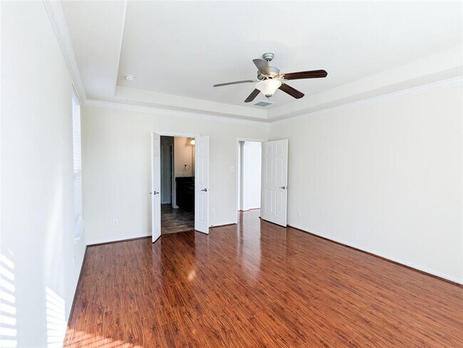 Building Photo - 6026 Oxford Lake Dr