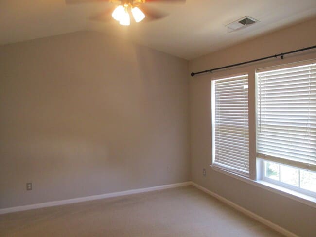 Building Photo - 3221 Mannington Dr
