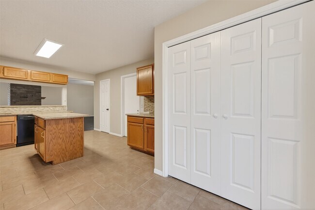 Building Photo - 13514 Clayton Hill Dr