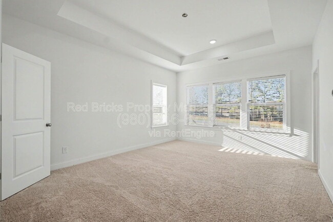 Building Photo - 9240 Walnut Hl Rd NW