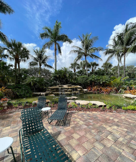 Building Photo - 266 Village Blvd