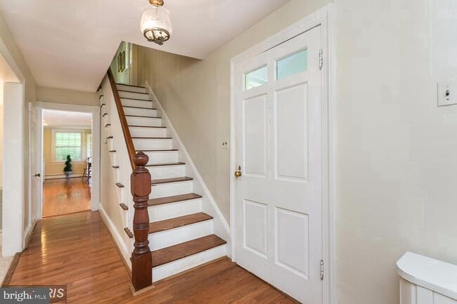 Building Photo - 1717 Circle Rd