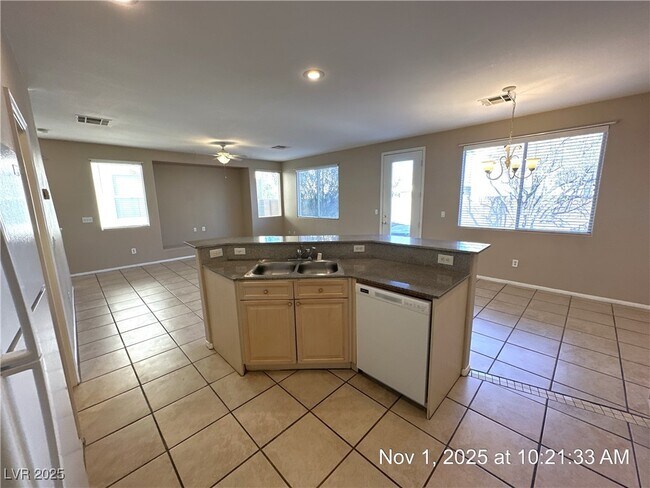 Building Photo - 186 Duck Hollow Ave