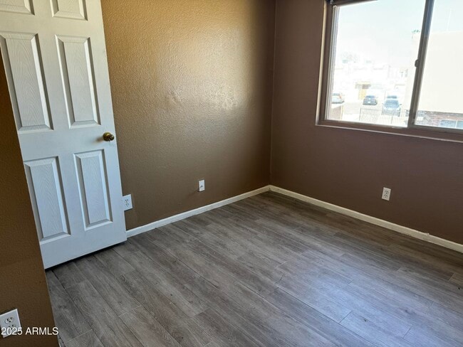 Building Photo - 1424 N 53rd Ave