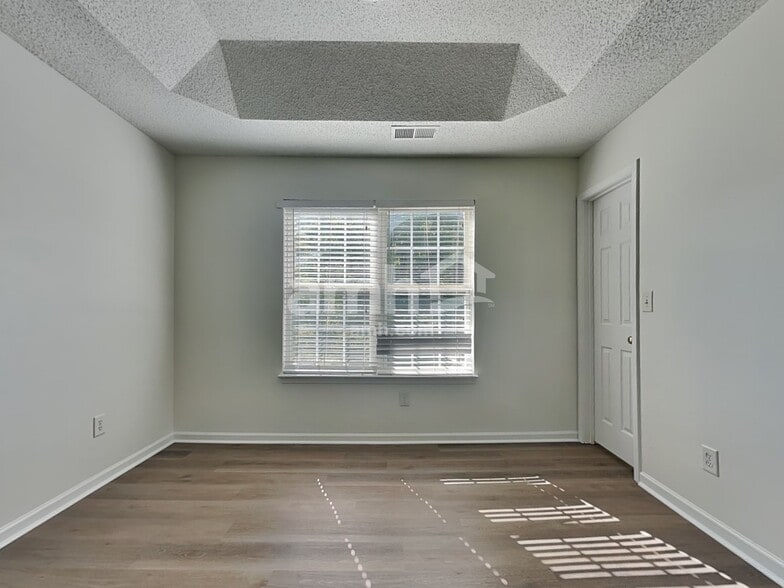 Building Photo - 9431 Isaac Hunter Dr