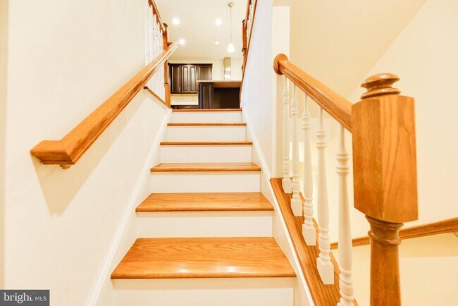 Building Photo - 5255 Stream Bank Ln