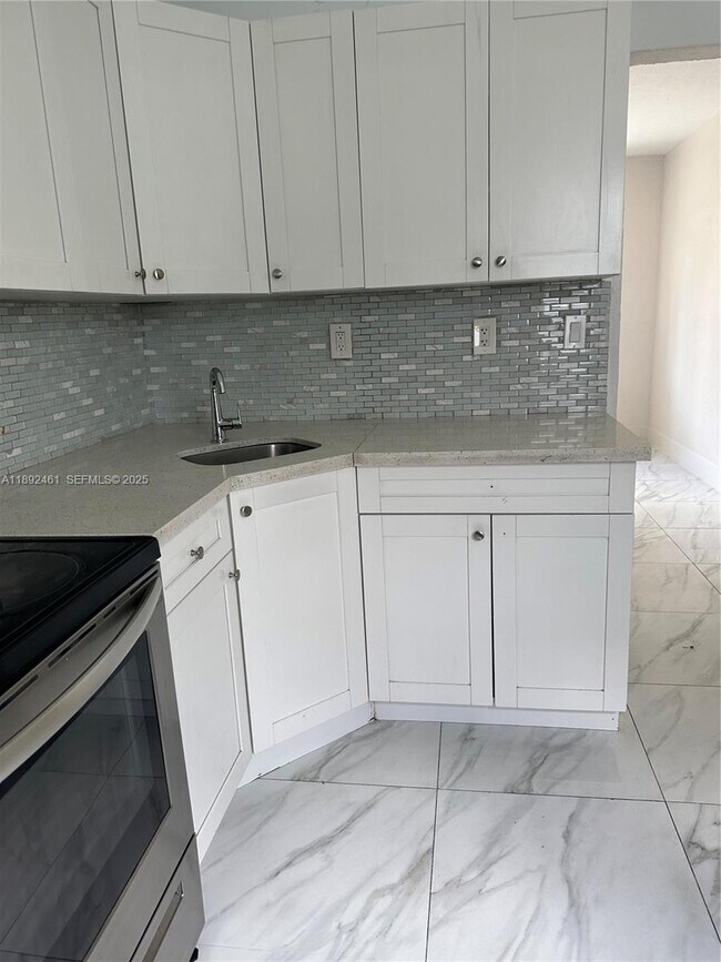 Building Photo - 7003 NW 6th Ave