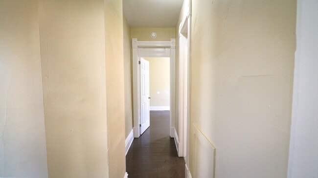 Building Photo - 3 Bedroom House