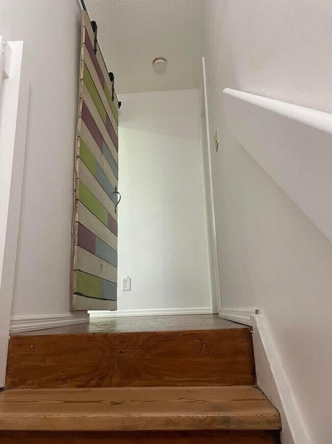 Building Photo - 1592 Springside Dr