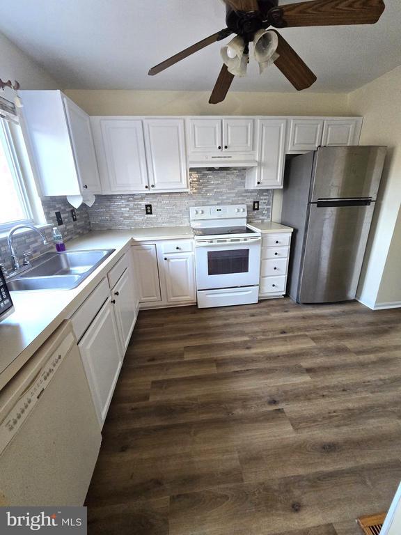 Building Photo - 55 Beaver Pond Cir