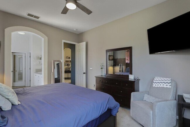 Building Photo - 2477 Veneto Ln