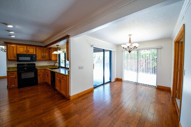 Building Photo - 4160 Cedar Ave
