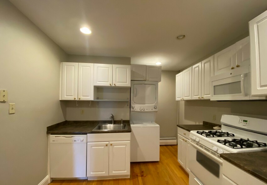 Building Photo - 350 Allston St