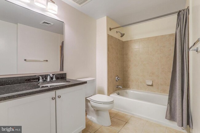 Building Photo - 1020 N Highland St