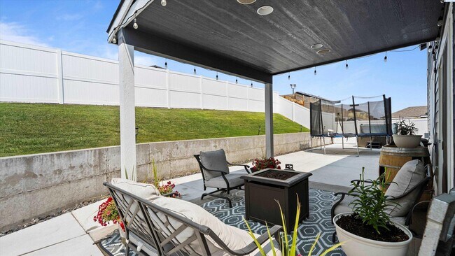 Building Photo - Small Town Charm with Big City Benefits