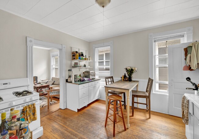 Building Photo - 2018 Pratt Ct