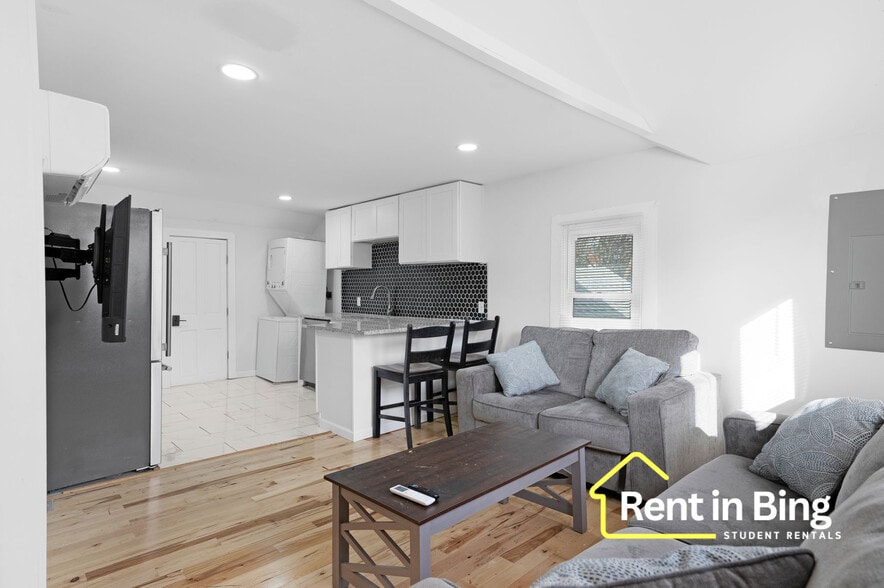 Building Photo - 38 Seminary Ave