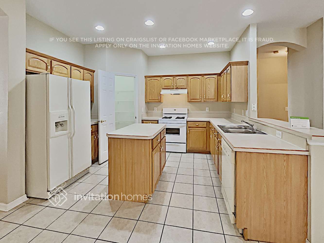 Building Photo - 7214 Colonial Lake Dr