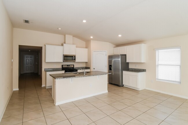 Building Photo - 86269 Express Ct