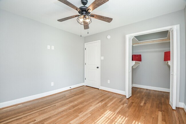 Building Photo - 311 E 35th St