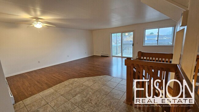 Building Photo - Bright, Spacious End-Unit Townhome in Premier South Burlington Neighborhood AVAILABLE NOW!