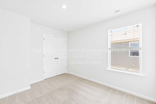 Building Photo - 2128 Blue Sky Mdws Dr