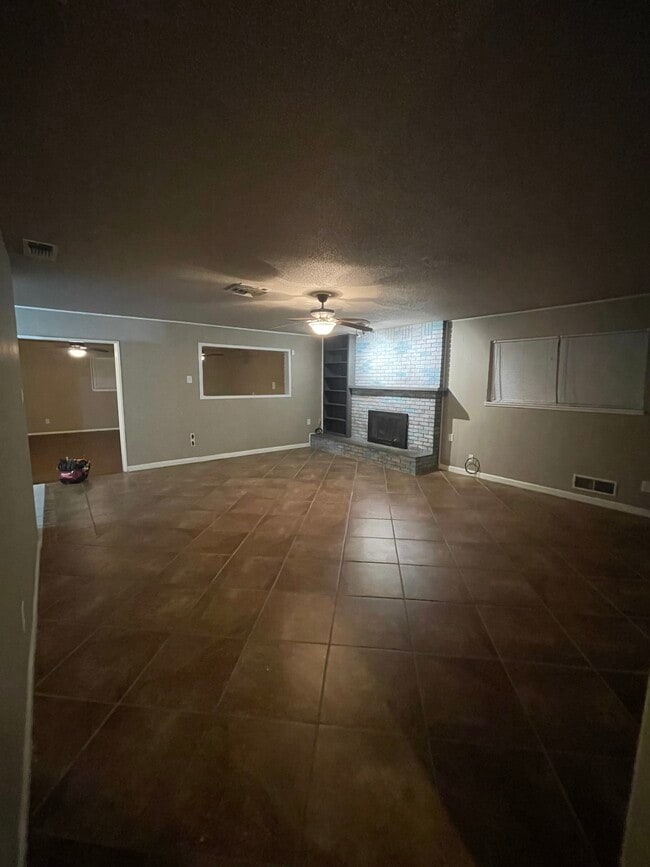 Building Photo - 1209 W Copper Ave