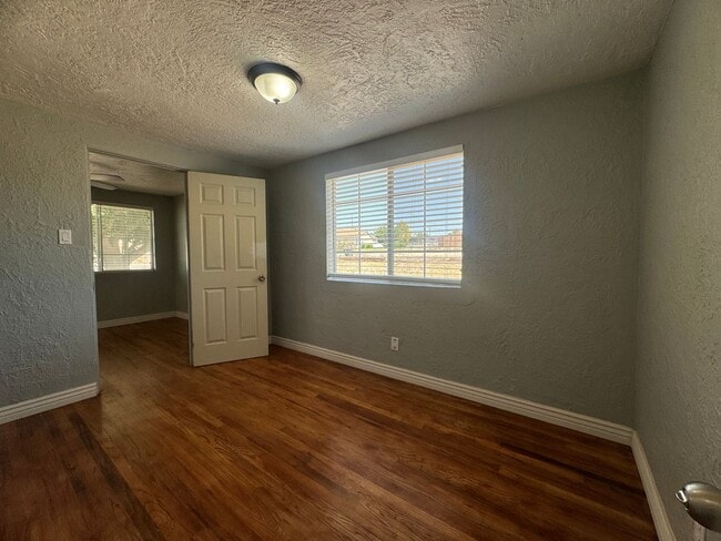 Building Photo - 1205 N Virginia Ave