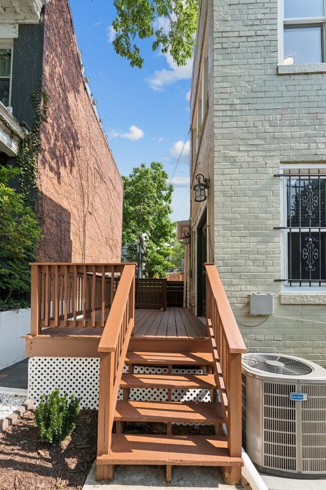 Building Photo - 2911 Sherman Ave NW