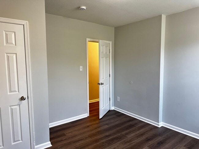 Building Photo - 4632 Hillside Rd SE