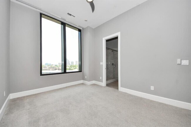 Building Photo - 1409 Post Oak Blvd