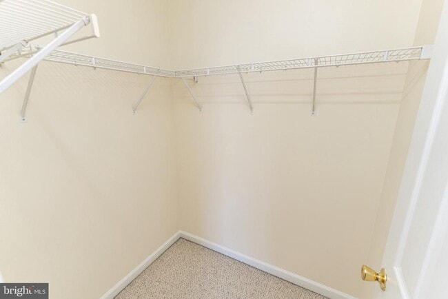 Building Photo - 3500 Sanibel Cir