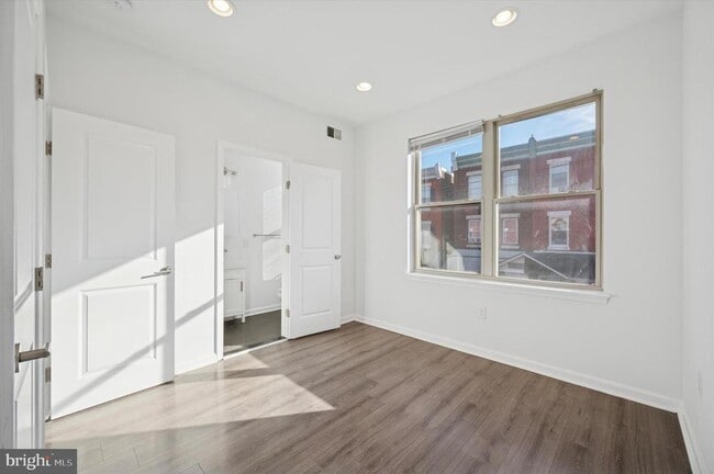 Building Photo - 4131 Cambridge St