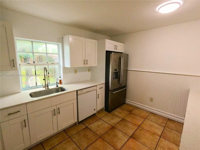 Building Photo - 11733 SW 117th Ct