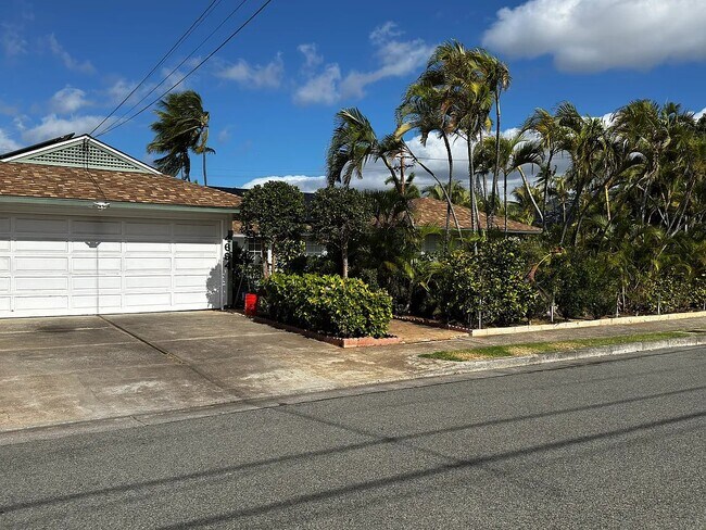 Building Photo - 4694 Kolohala St