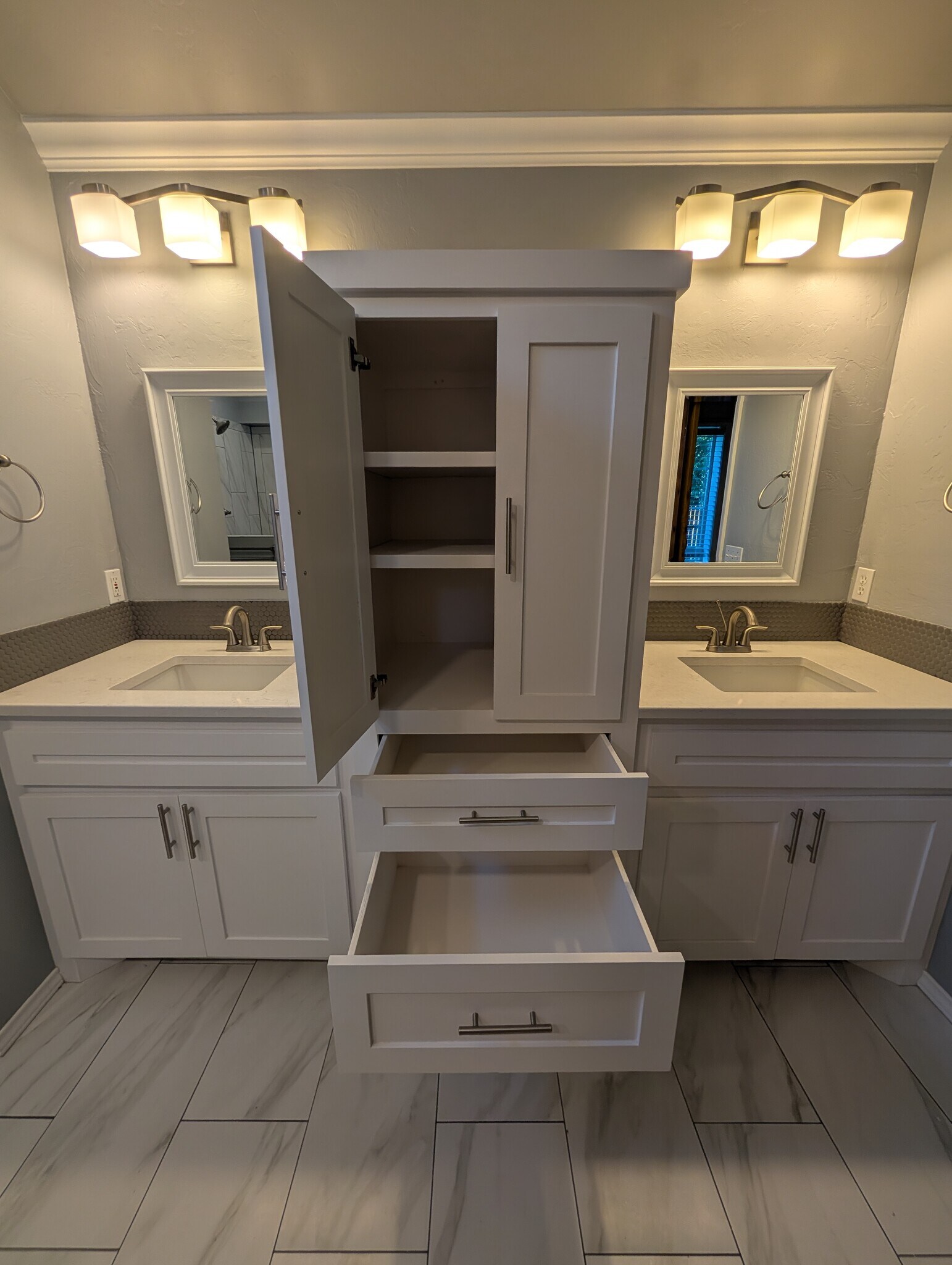 Double vanities - 8701 NW 116th St