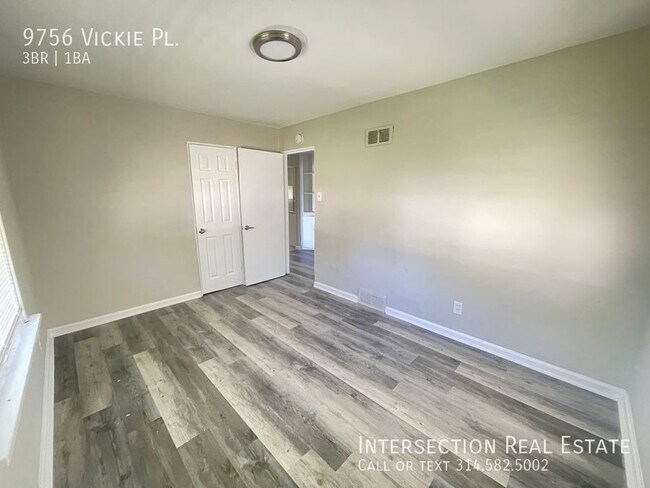 Building Photo - 9756 Vickie Pl