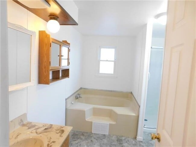 Building Photo - 517 Euclid Ave