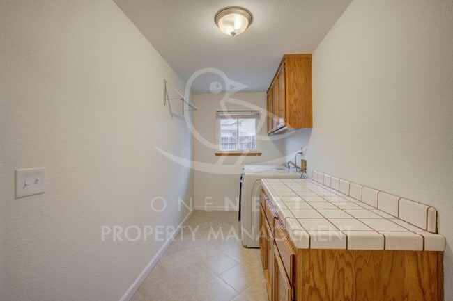 Building Photo - Walking distance to Joiner Park; GREAT corner lot home in Lincoln CA