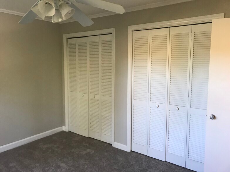 Building Photo - 701 Daniels St