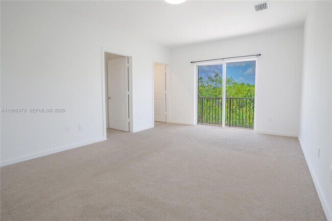 Building Photo - 846 SE 19th St