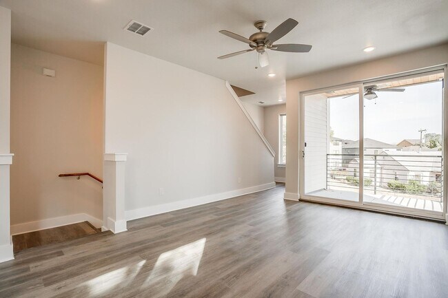 Building Photo - 2341 Benbrook Blvd