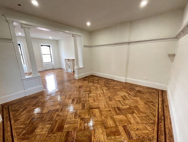 Building Photo - 569 Jersey Ave