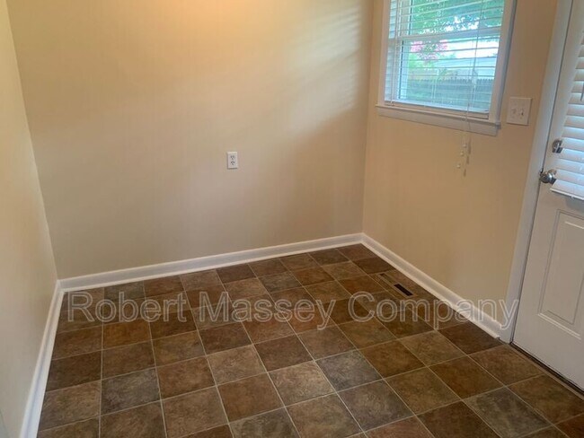 Building Photo - 2611 Gardiner Ln