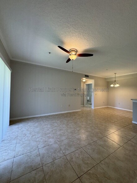 Building Photo - 11530 Villa Grand