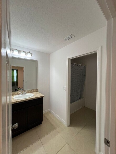 Building Photo - 310 Annabelle Way