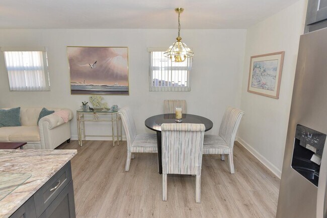 Building Photo - 727 Bunker Rd