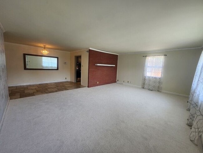 Building Photo - 3 Bedroom 2 Bath Condo Near Honey Creek Co...