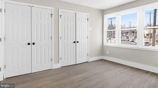 Building Photo - 5981 N 21st St